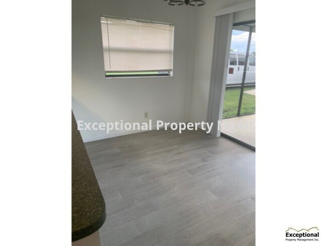 Building Photo - 2/2 Duplex! Available Soon! Call today to ...