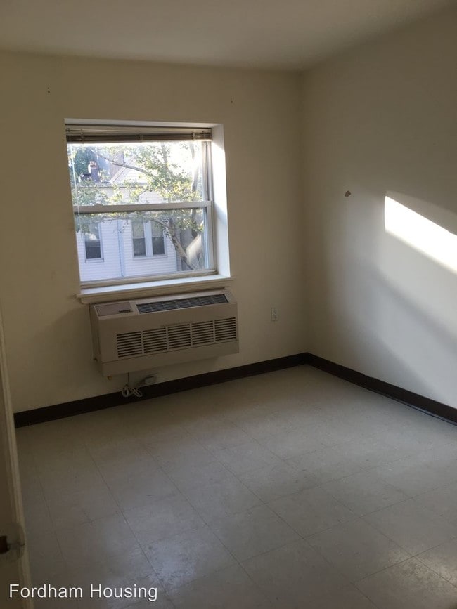 Building Photo - 2460 Belmont Ave