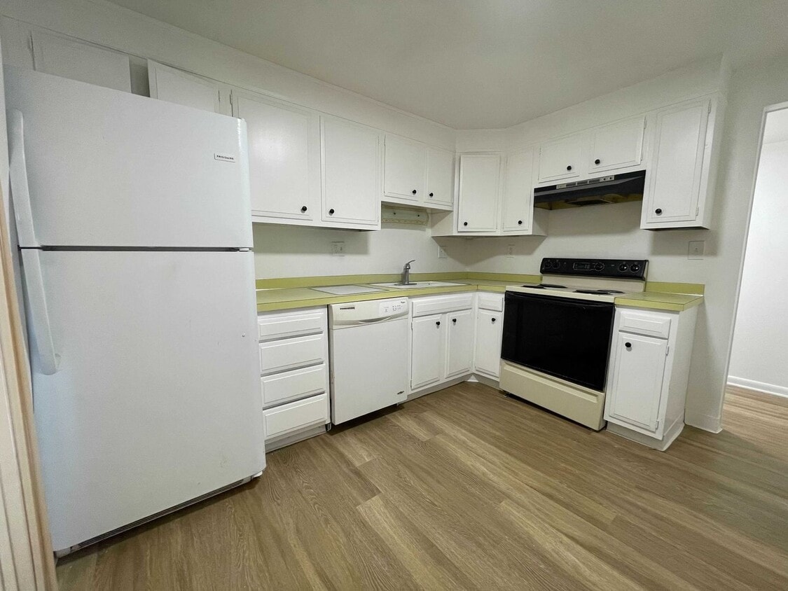 Photo - 12121 W Nevada Dr-01