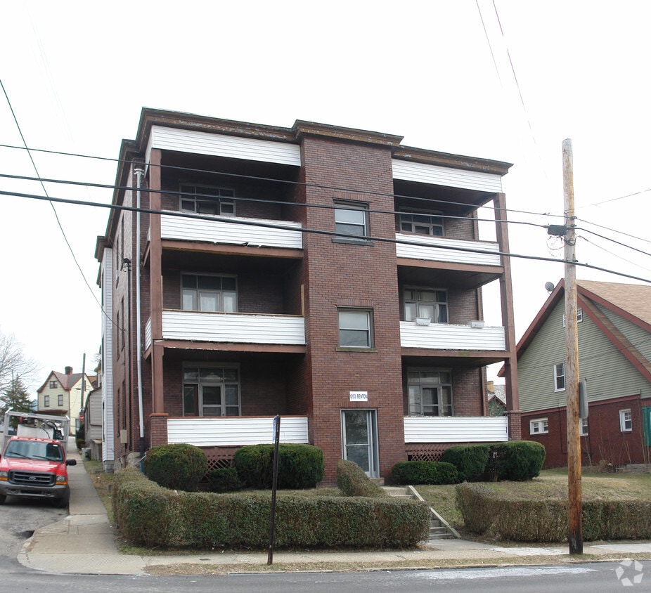 Primary Photo - 1253 Benton Ave
