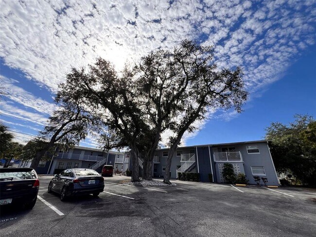 Foto del edificio - 1710 S Washington Ave