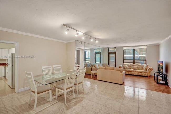 Building Photo - 10185 Collins Ave