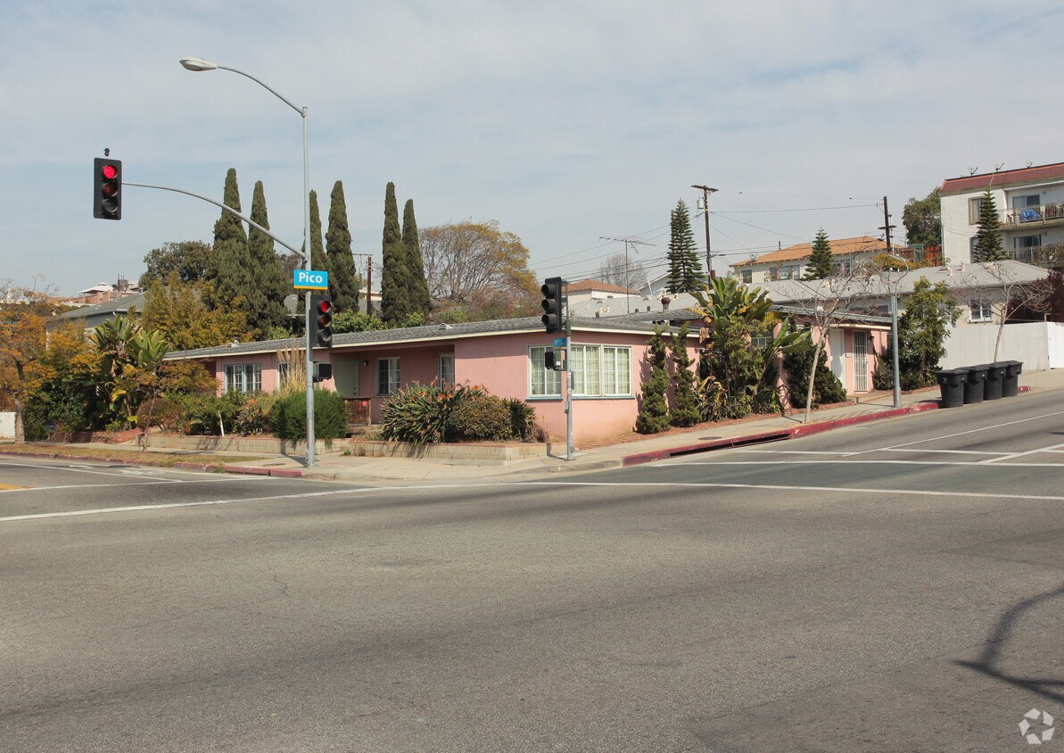 Primary Photo - 1105 Pico Blvd