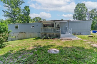 Building Photo - 220 Lakeshore Dr