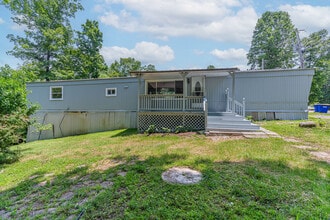Building Photo - 220 Lakeshore Dr