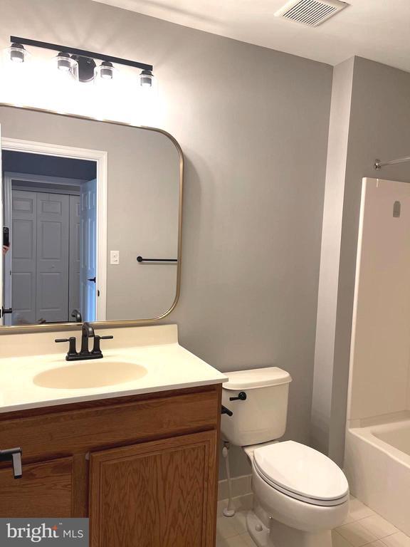 Building Photo - 2103 Lexington Mews