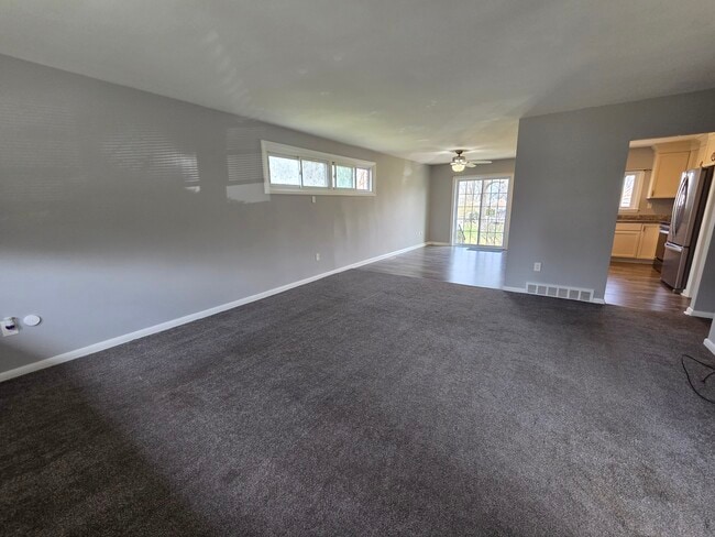 Building Photo - 811 Coppock Ln