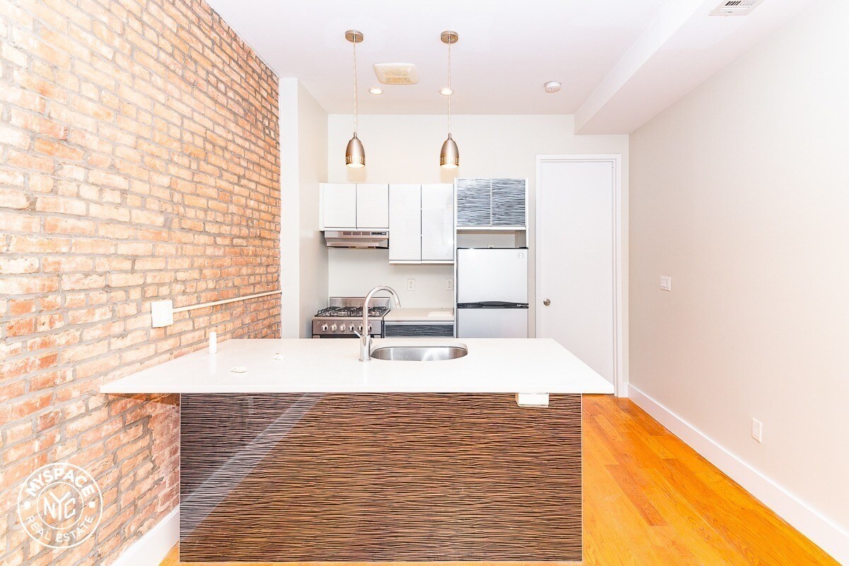 Foto principal - 772 Jefferson Ave