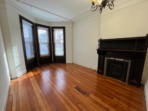 Building Photo - 33 S Lake Ave