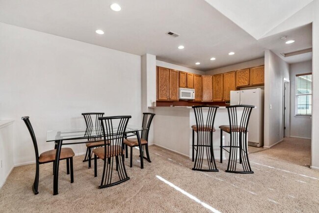 Building Photo - 111 Granby Way