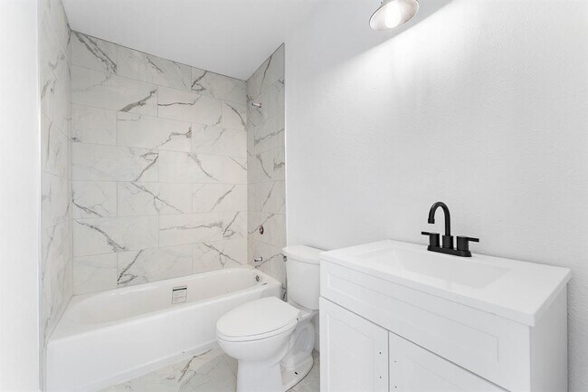 Foto del edificio - 4638 Carmen St