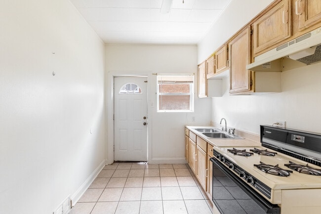 Building Photo - 3741 S 61st Ave