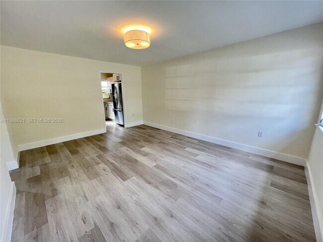 Foto del edificio - 3102 SW 10th St