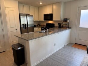 Building Photo - 9204 Red Fox Trl