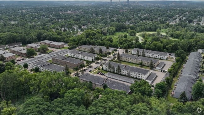  - LaBlanche Apartments