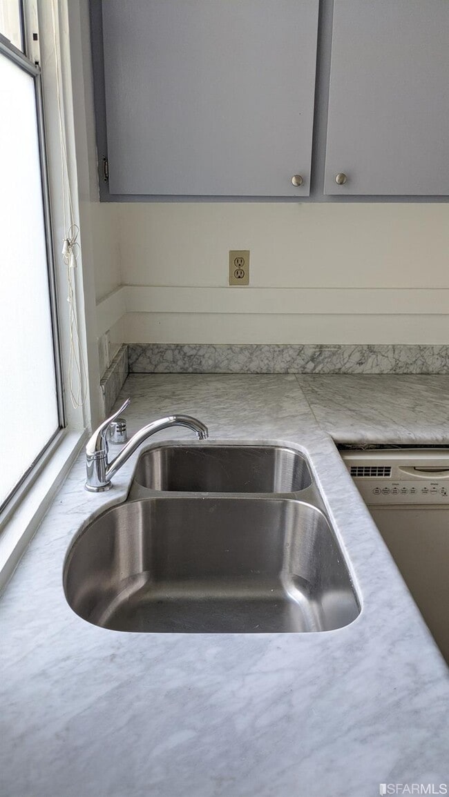 Building Photo - 185 Dolores St