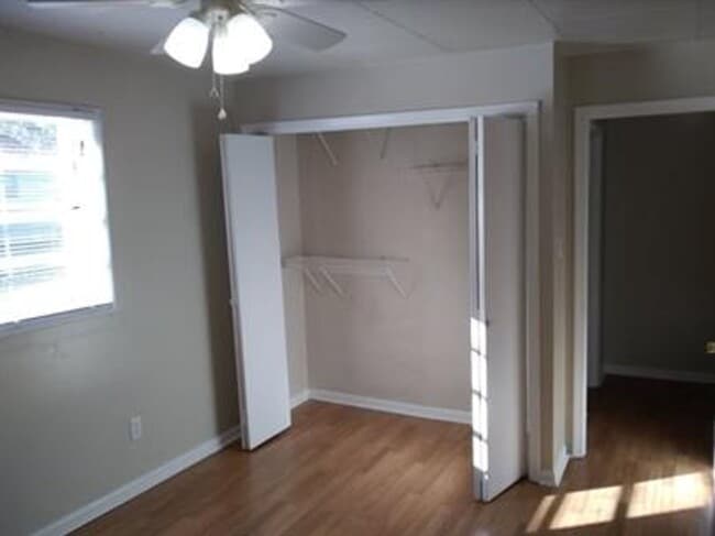 Building Photo - 502 Maplewood Dr