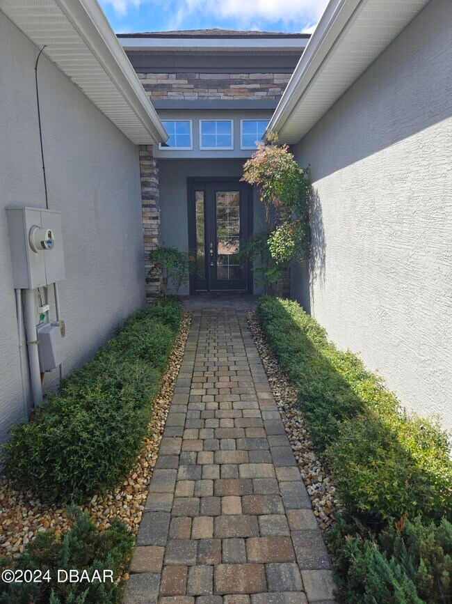 Building Photo - 783 Aldenham Ln