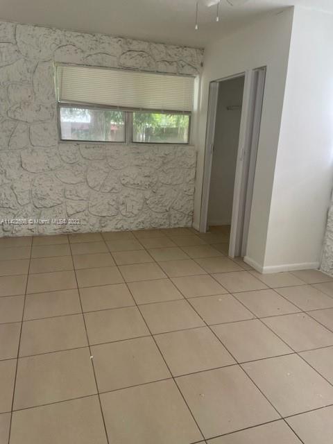 Foto del edificio - 2471 NW 18th Ct
