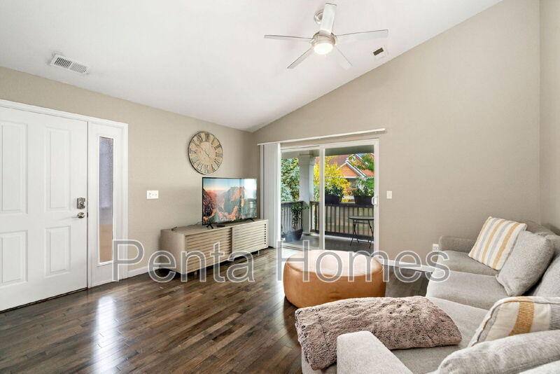 Foto principal - 4635 Hahns Peak Dr