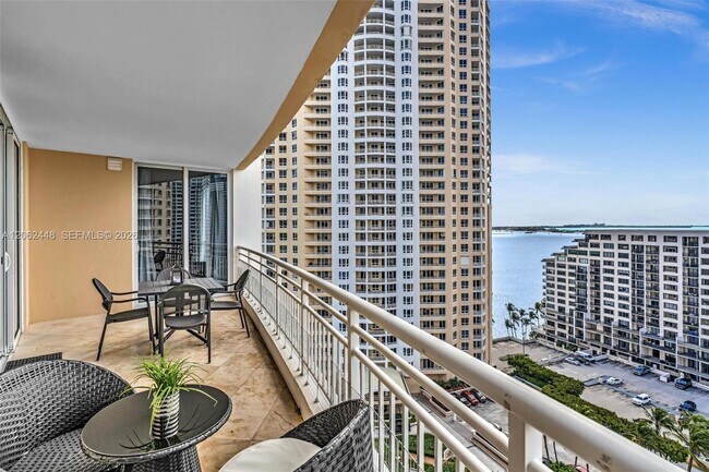 Foto del edificio - 848 Brickell Key Dr