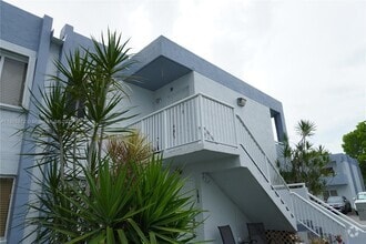 Building Photo - 6225 SW 131st Ct