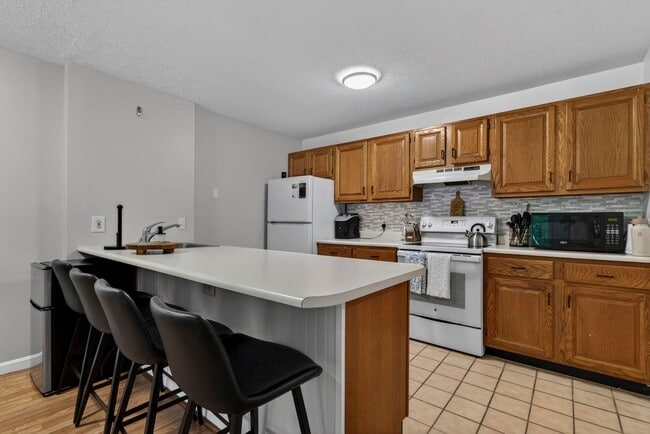 Building Photo - 120 Fisherville Rd