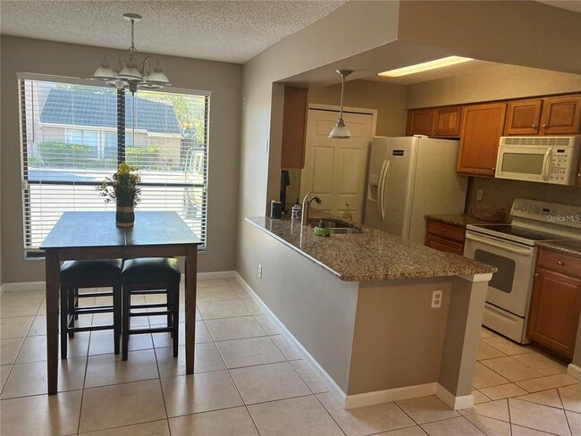 Building Photo - 1484 Casa Park Cir