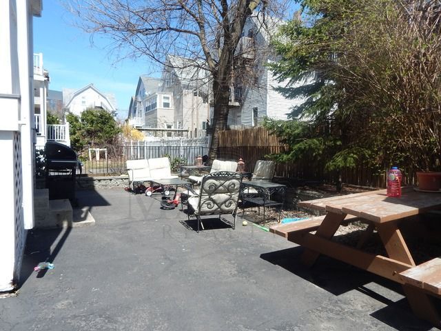 Building Photo - 93 Bromfield Rd