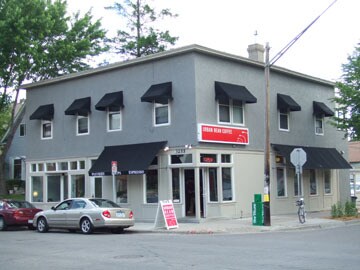 Building Photo - 3253 Bryant Ave S