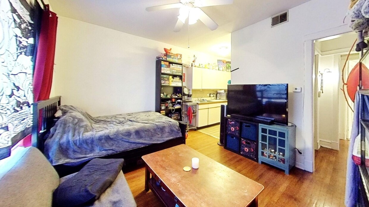 Second Floor Sheridan Park Studio - Second Floor Sheridan Park Studio