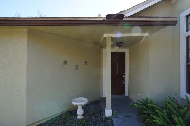 Building Photo - 3 Bed/2 Bath/ 2 Car Garage Home In Villas ...