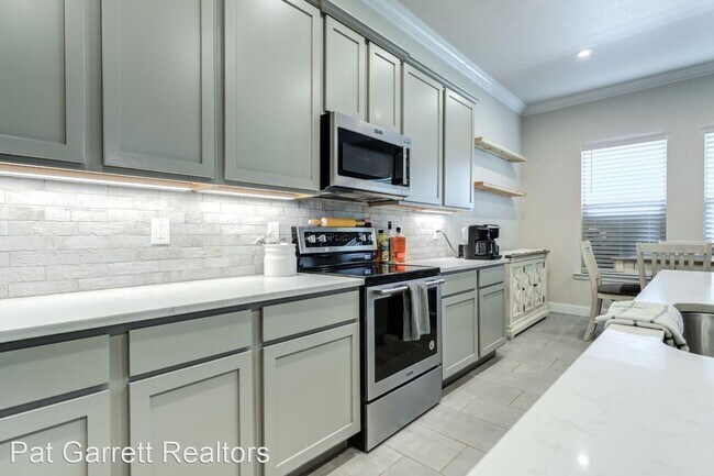 Building Photo - 3 br, 2 bath House - 2112 142nd Street