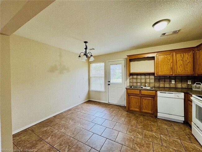 Building Photo - 2310 Kaylonni Ln