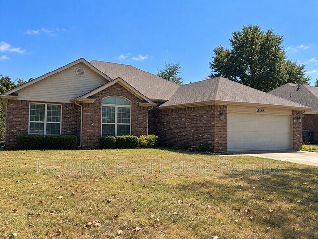 Foto del edificio - 306 Old Forge Dr