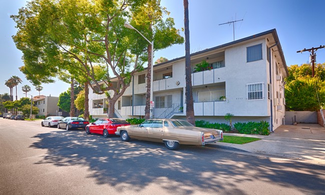 Building Photo - 8355 Rosewood Ave