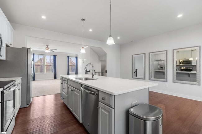 Building Photo - 23 Itasca Dr