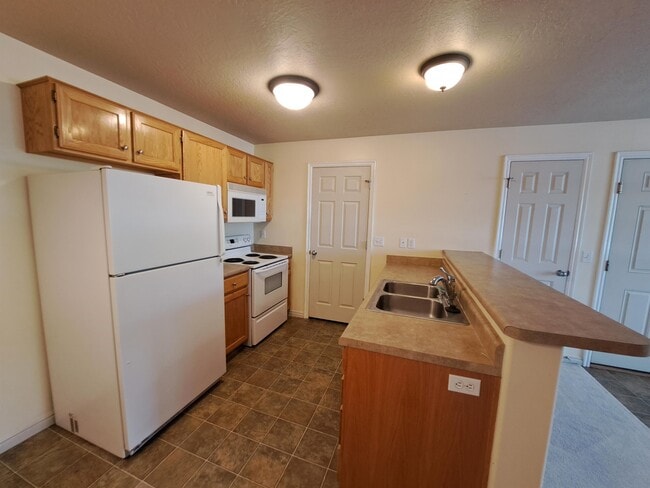 Building Photo - 1219 S 1850 W