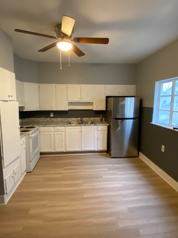 Foto del edificio - 6632 Fleet Ave