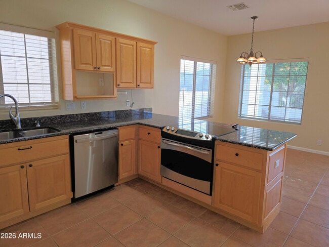 Foto del edificio - 600 E Desert Canyon Rd