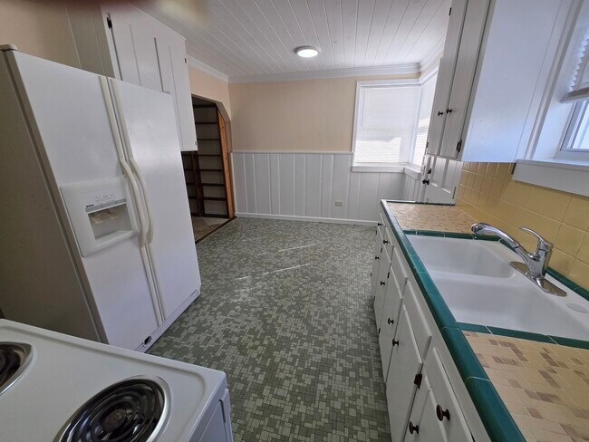 Kitchen DIning Area - 3 Fleet Rd
