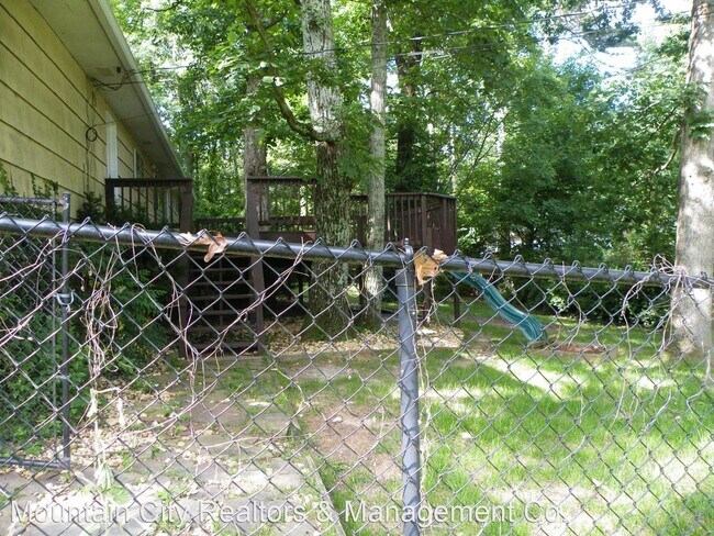 Building Photo - 3 br, 2 bath House - 1002 RidgeWay Avenue