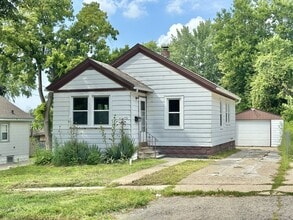 Building Photo - 1722 Pershing Ave