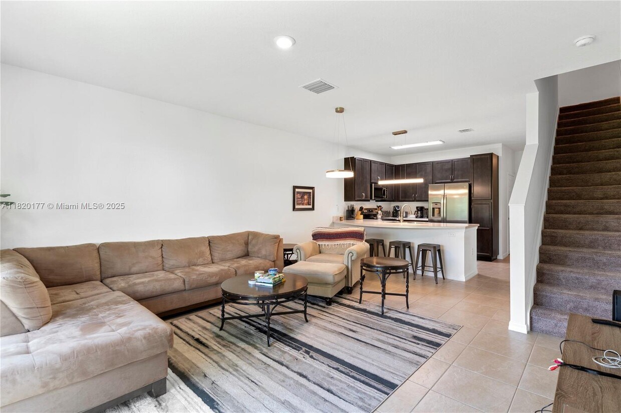 Primary Photo - 6285 SW 47th Mnr