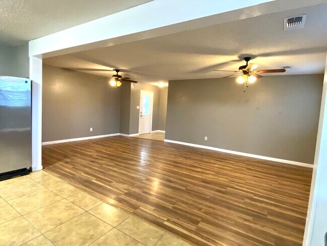 Building Photo - 2680 FM 2504
