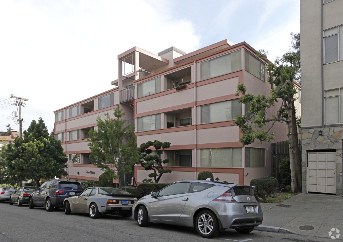 Building Photo - Van Staten