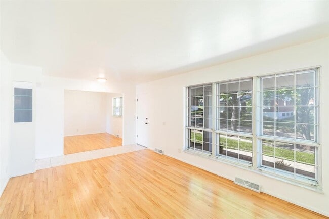 Building Photo - 9724 Brookmere Dr