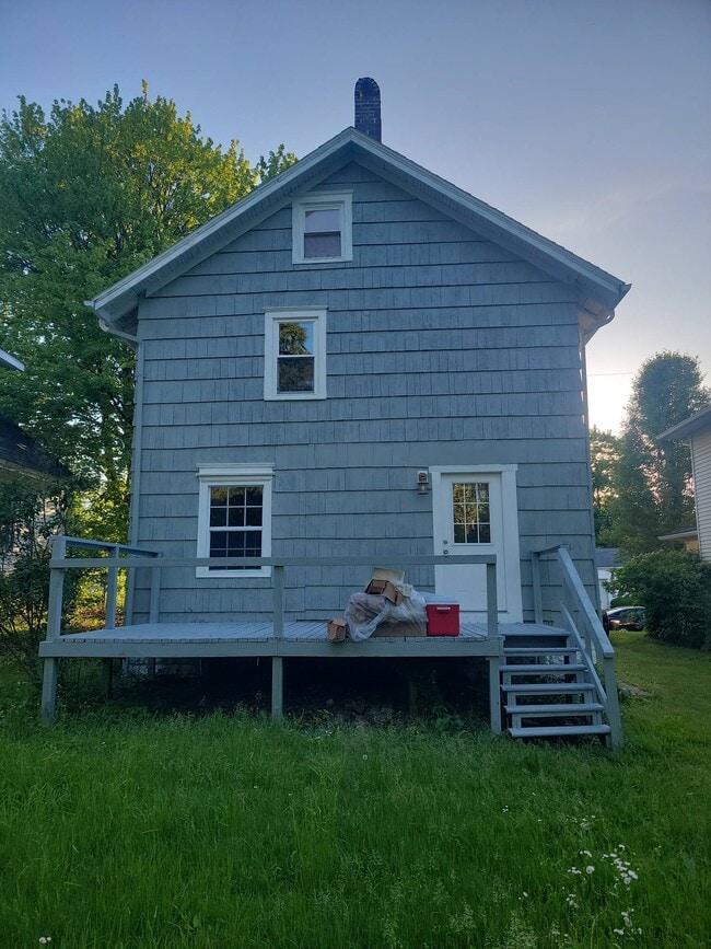 Building Photo - 275 Goodview Ave