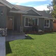 Building Photo - 185 SE Briggs Way