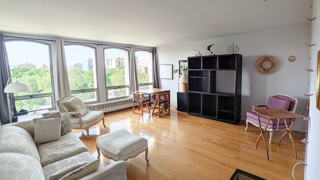 Foto del edificio - 1401 E 55th St